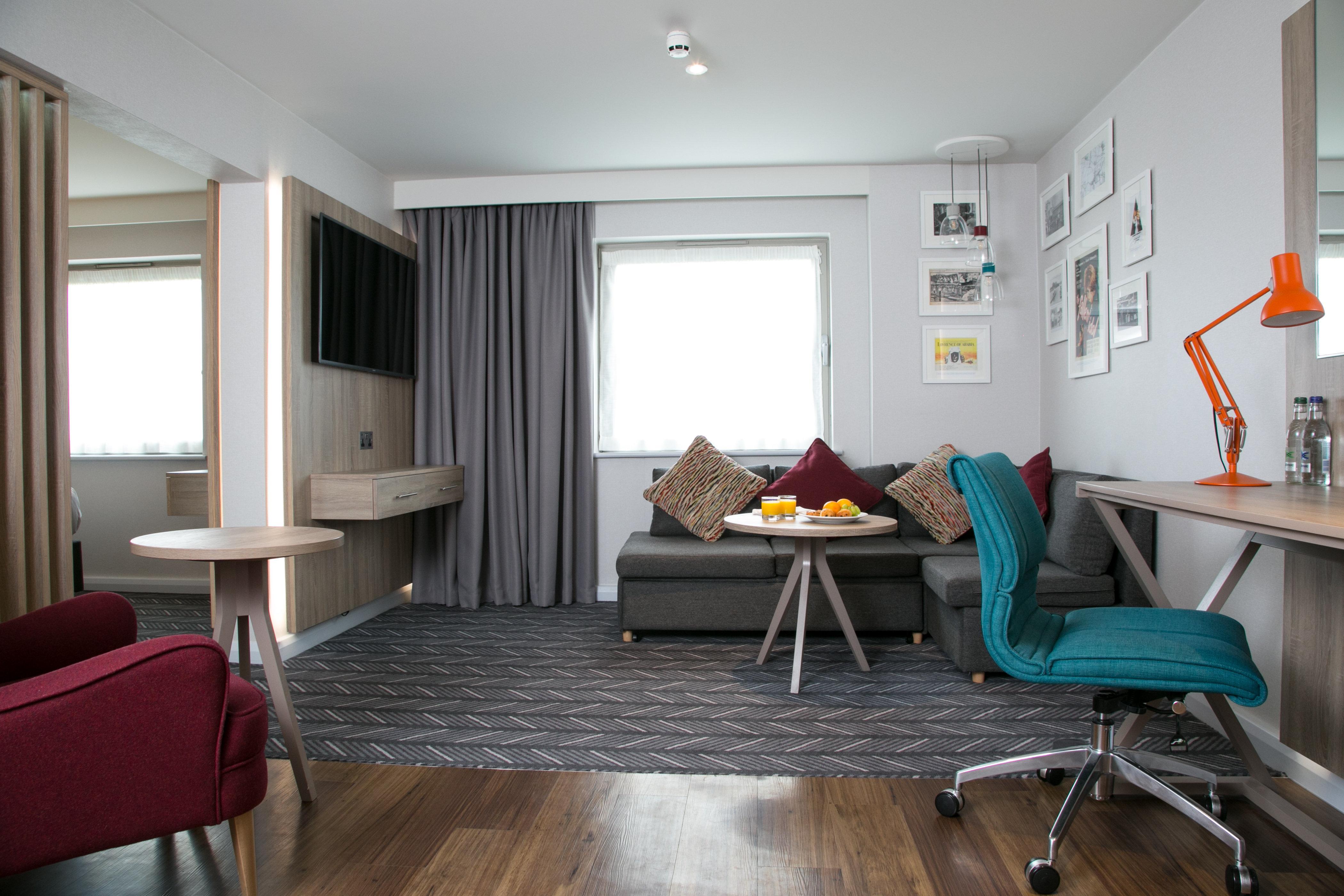 London-shepperton By Ihg Hotel 4*